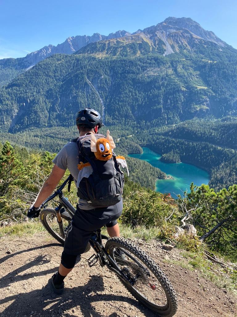 Ben beim Biken am Blindsee an der Zugspitze