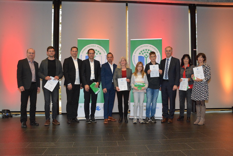 Foto_Umweltschule_Auszeichnung Kopie Foto_Umweltschule_Auszeichnung Kopie