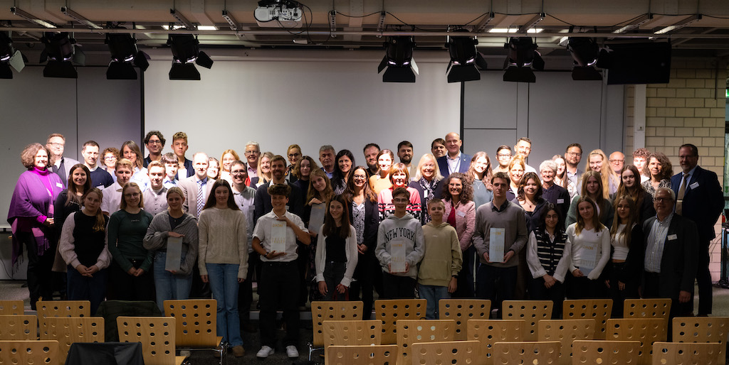 MINT21-Digital-Preisverleihung

mit allen Laudatoren und Gewinnern,

aufgenommen am 12. November 2025 in der Realschule in Puchheim.